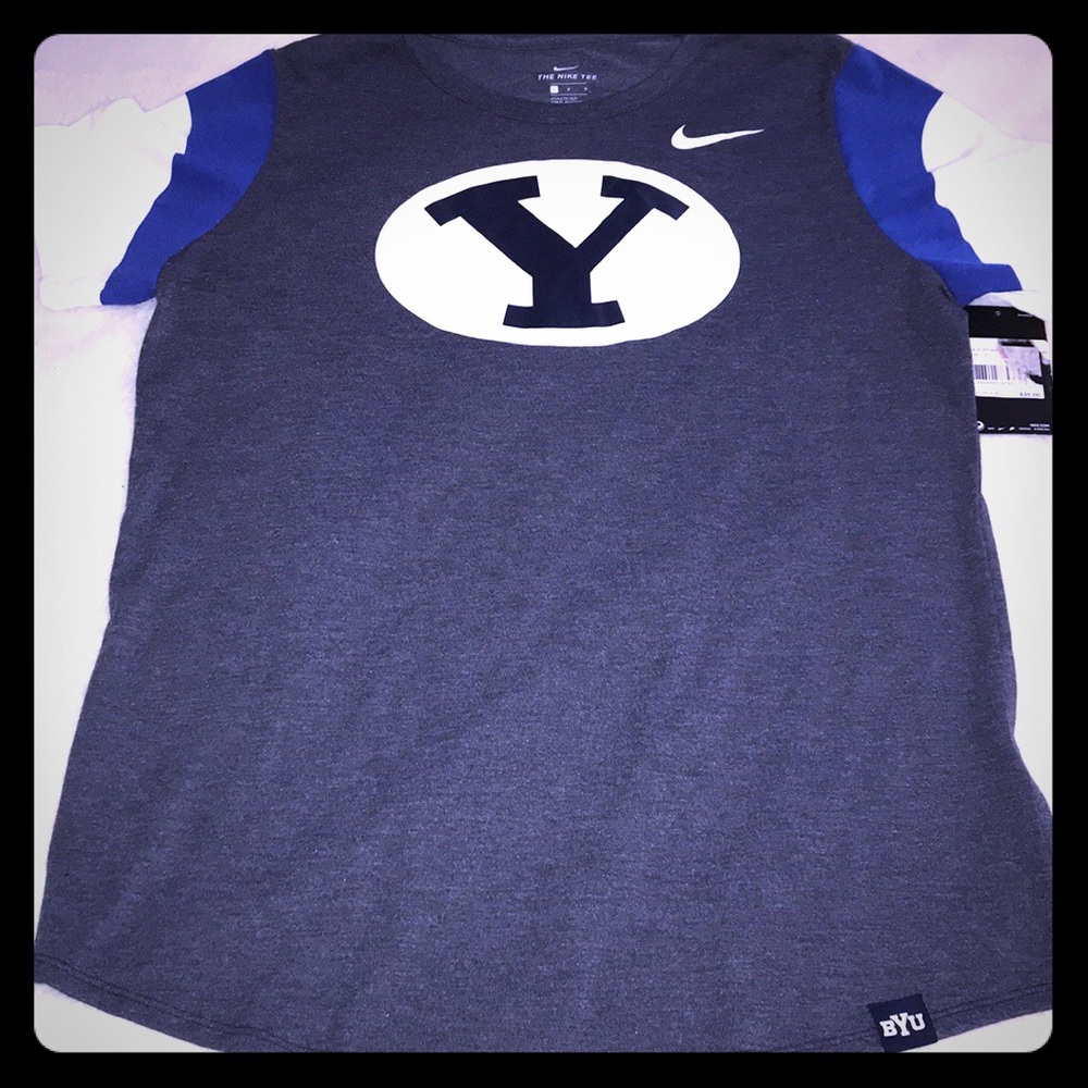 🚨🔥New Nike BYU College T-shirt🔥🚨